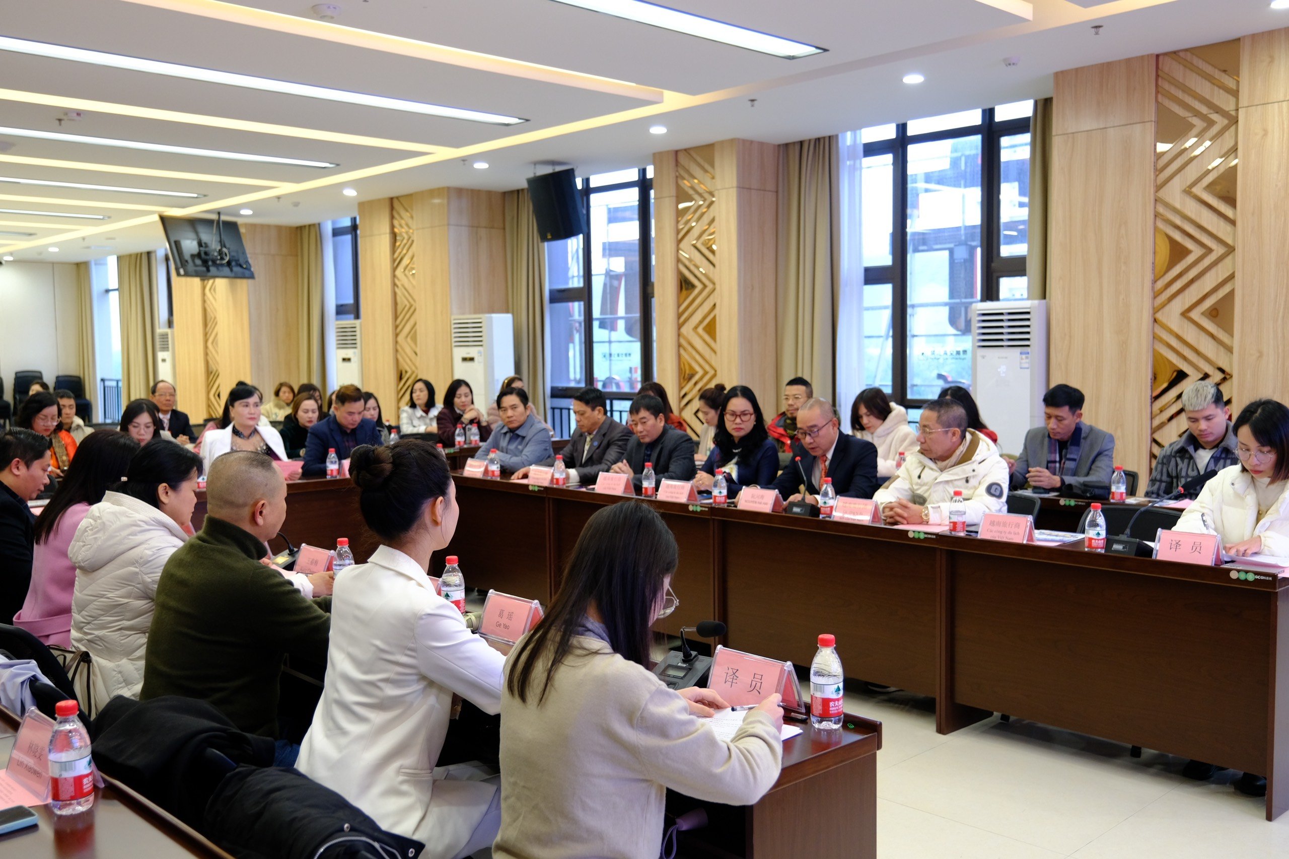 Các doanh nghiệp du lịch tham dự Hội thảo hợp tác du lịch giữa các doanh nghiệp du lịch Việt Nam và Trung Quốc